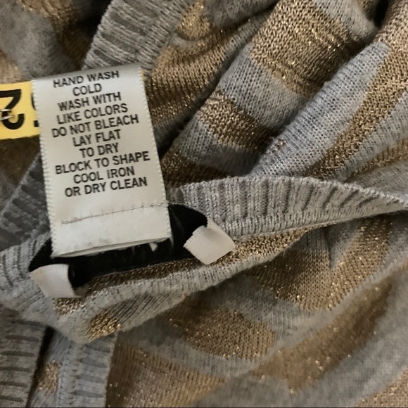 CACHE Vneck Gray Gold Metallic Animal Print Sweater  lightweight size Medium - Picture 3 of 4